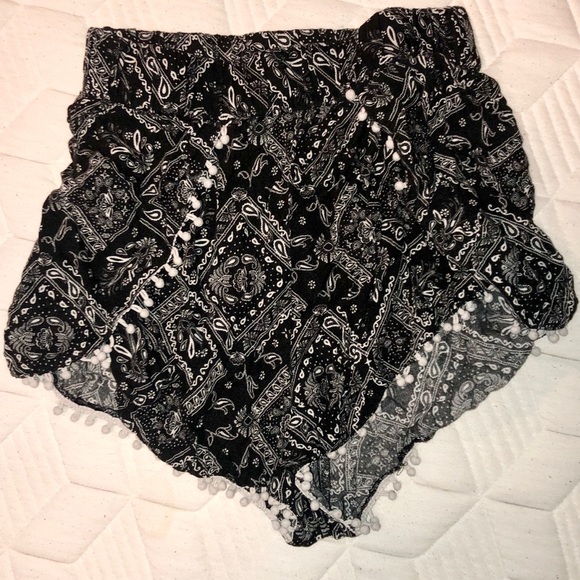 Tribal Print Cute Shorts - Picture 2 of 7